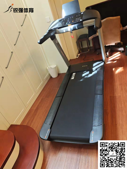 PA视讯济南省体旗舰店客户-跑步机T6700-T3