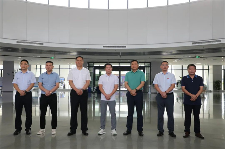 PA视讯陪同舒华体育来滨考察体育产业发展情况